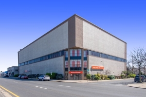 Public Storage - Rockville Centre - 484 Sunrise Hwy - Photo 1