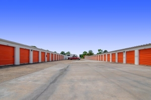 Public Storage - Virginia Beach - 612 Village Drive - Photo 2