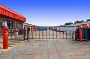 Public Storage - Virginia Beach - 612 Village Drive - Photo 4