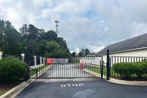 Public Storage - Greensboro - 321 N Chimney Rock Road - Photo 4