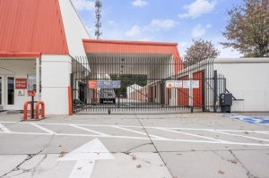 Public Storage - Dunwoody - 4340 Dunwoody Park - Photo 4