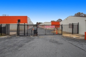 Public Storage - Gaithersburg - 501 E Diamond Ave - Photo 4