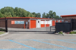 Public Storage - Hampton - 3036 N Armistead Ave - Photo 4