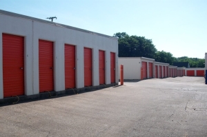 Public Storage - Nashville - 3125 Dickerson Pike - Photo 2
