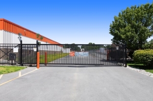 Public Storage - Brownsburg - 1530 W Northfield Dr - Photo 4