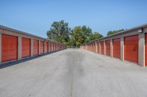 Public Storage - Louisville - 7650 Dixie Hwy - Photo 2