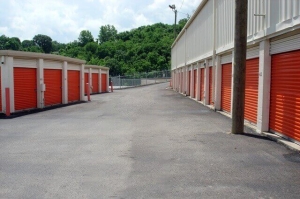 Public Storage - Nashville - 6117 Charlotte Pike - Photo 2