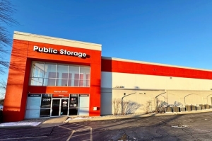 Public Storage - Lombard - 2399 S Finley Road - Photo 1