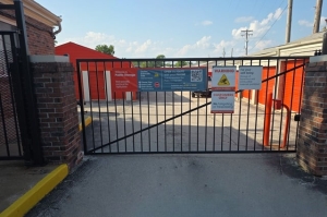 Public Storage - Florissant - 1795 N US Highway 67 - Photo 4
