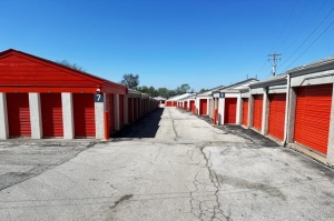 Public Storage - Florissant - 1795 N US Highway 67 - Photo 2