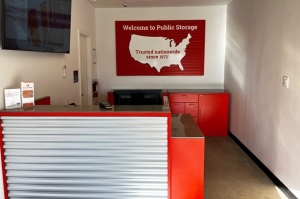 Public Storage - Independence - 109 E 31st Street - Photo 3