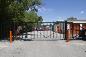 Public Storage - Oakbrook Terrace - 17 W 170 Roosevelt Road - Photo 4