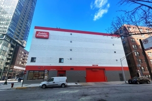 Public Storage - Chicago - 1129 N Wells Street - Photo 1
