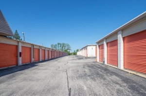 Public Storage - Lombard - 412 W North Ave - Photo 2