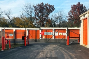 Public Storage - Winfield - 28W650 Roosevelt Road - Photo 4