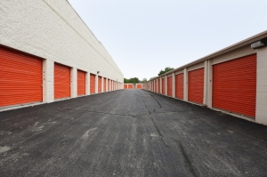 Public Storage - Chicago - 2351 N Harlem Ave - Photo 2