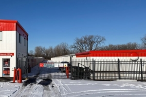 Public Storage - St Charles - 4100 East Main Street - Photo 4