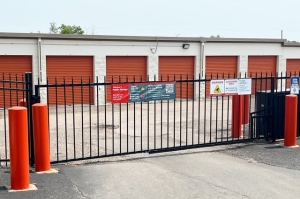 Public Storage - Vadnais Heights - 1090 S Birch Lake Blvd - Photo 4