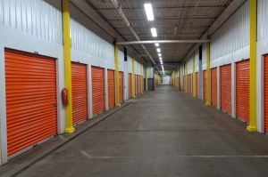 Public Storage - Minneapolis - 3245 Hiawatha Ave S - Photo 2