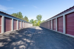 Public Storage - Hutchinson - 407 School Rd NW - Photo 2