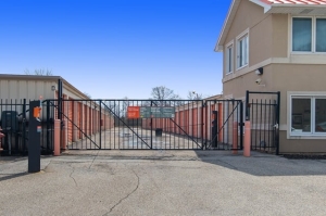 Public Storage - Palatine - 143 E Lake Cook Road - Photo 4