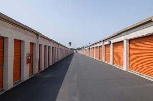 Public Storage - Los Angeles - 4889 Valley Blvd - Photo 2