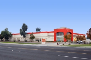 Public Storage - Santa Ana - 4501 W MacArthur Blvd - Photo 1