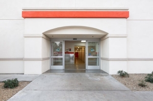 Public Storage - Santa Ana - 4501 W MacArthur Blvd - Photo 4