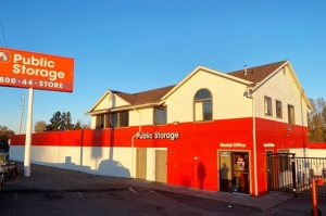 Public Storage - Kent - 27000 Pacific Highway S - Photo 1