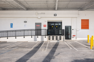 Public Storage - Santa Monica - 3010 Wilshire Blvd - Photo 4