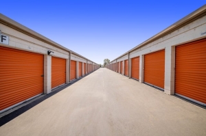Public Storage - Los Angeles - 3810 Eagle Rock Blvd - Photo 2