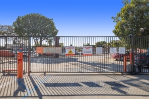 Public Storage - Los Angeles - 5570 Airdrome Street - Photo 4