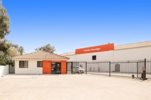 Public Storage - Los Angeles - 649 S Boyle Ave - Photo 1