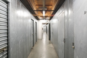 Public Storage - Los Angeles - 5941 Venice Blvd - Photo 2