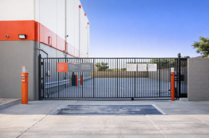 Public Storage - Los Angeles - 5941 Venice Blvd - Photo 4