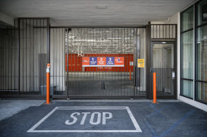 Public Storage - Los Angeles - 3636 Beverly Blvd - Photo 4