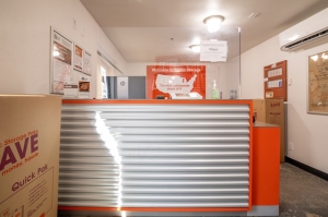 Public Storage - Los Angeles - 2703 Martin Luther King Blvd - Photo 3