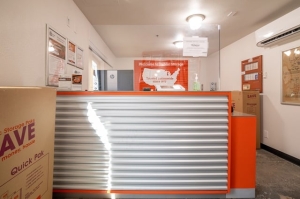 Public Storage - Los Angeles - 2703 Martin Luther King Blvd - Photo 3