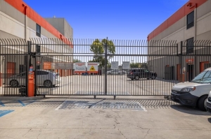 Public Storage - Los Angeles - 365 W Manchester Ave - Photo 4