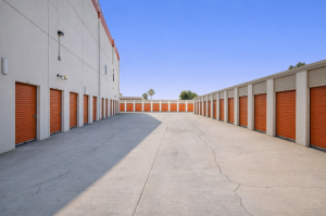 Public Storage - Los Angeles - 1747 N Eastern Ave - Photo 2