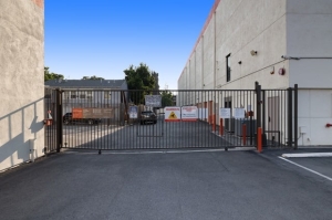 Public Storage - Sherman Oaks - 4610 Van Nuys Blvd - Photo 4