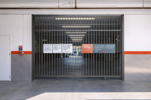 Public Storage - Los Angeles - 6007 Venice Blvd - Photo 4