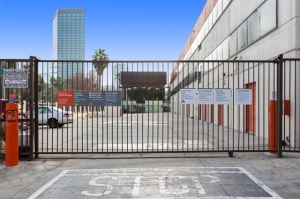 Public Storage - Studio City - 10830 Ventura Blvd - Photo 4