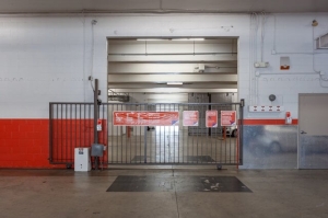 Public Storage - Los Angeles - 6801 Santa Monica Blvd - Photo 4