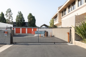 Public Storage - Huntington Beach - 5566 Bolsa Ave - Photo 4