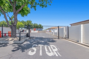 Public Storage - Tracy - 1615 W 11th Street - Photo 4