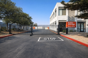 Public Storage - South San Francisco - 160 S Spruce Ave - Photo 4