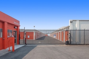 Public Storage - Oakland - 6201 San Leandro Street - Photo 4