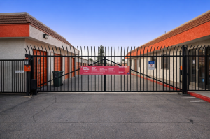 Public Storage - San Lorenzo - 15951 Hesperian Blvd - Photo 4