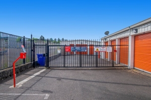 Public Storage - Portland - 8928 NE Halsey Street - Photo 3